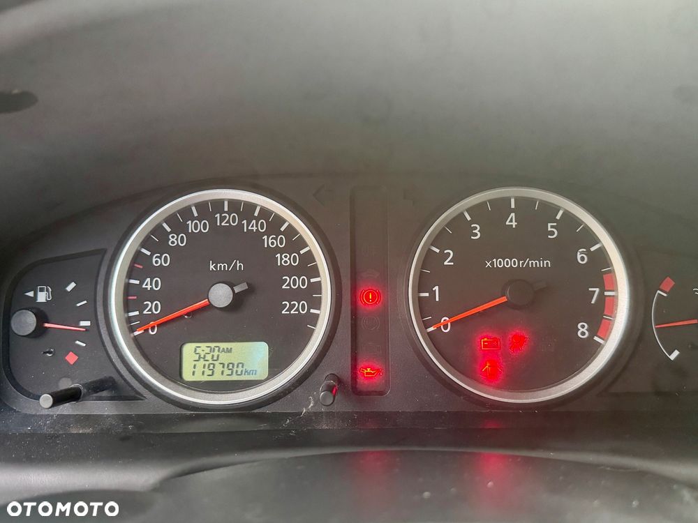 Nissan Almera 1.5 Visia - 9