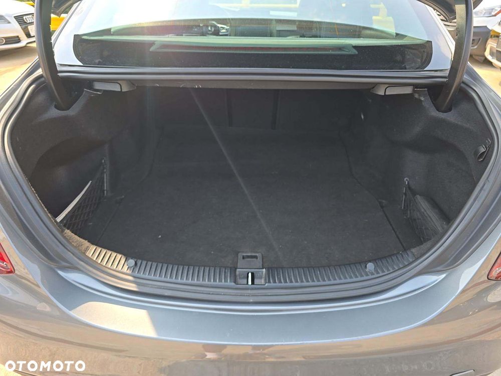 Mercedes-Benz Klasa C 300 4Matic 9G-TRONIC AMG Line - 10