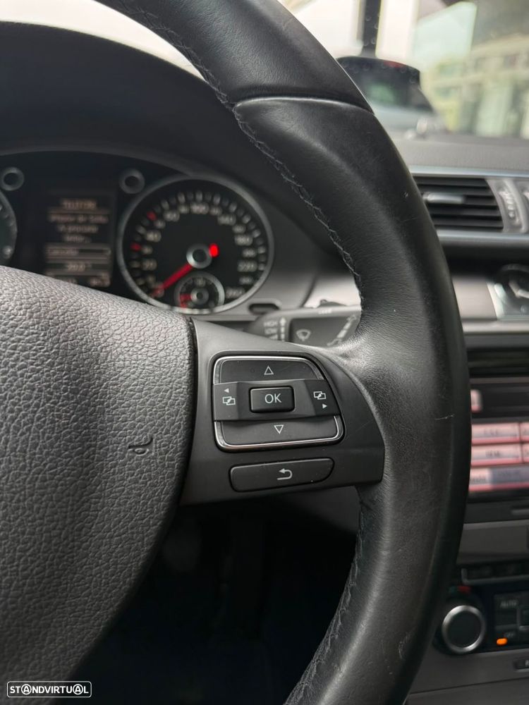 VW Passat Variant 1.6 TDI BlueMotion - 24