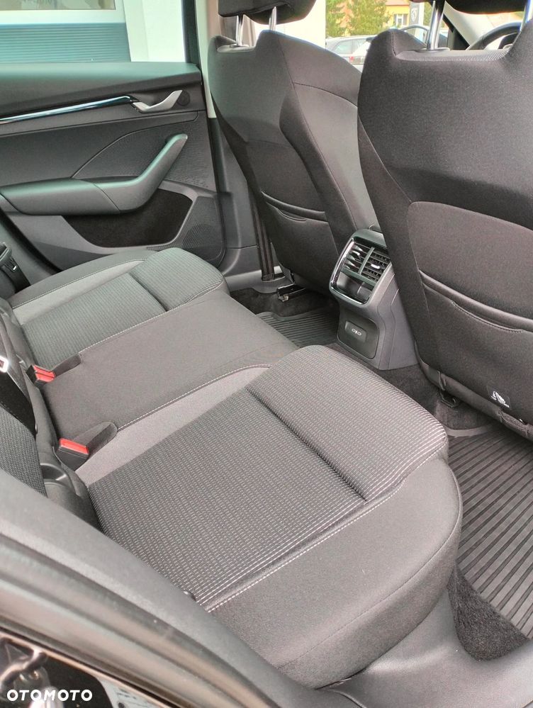 Skoda Octavia ver-1-5-tsi-mhev-dsg-selection - 17