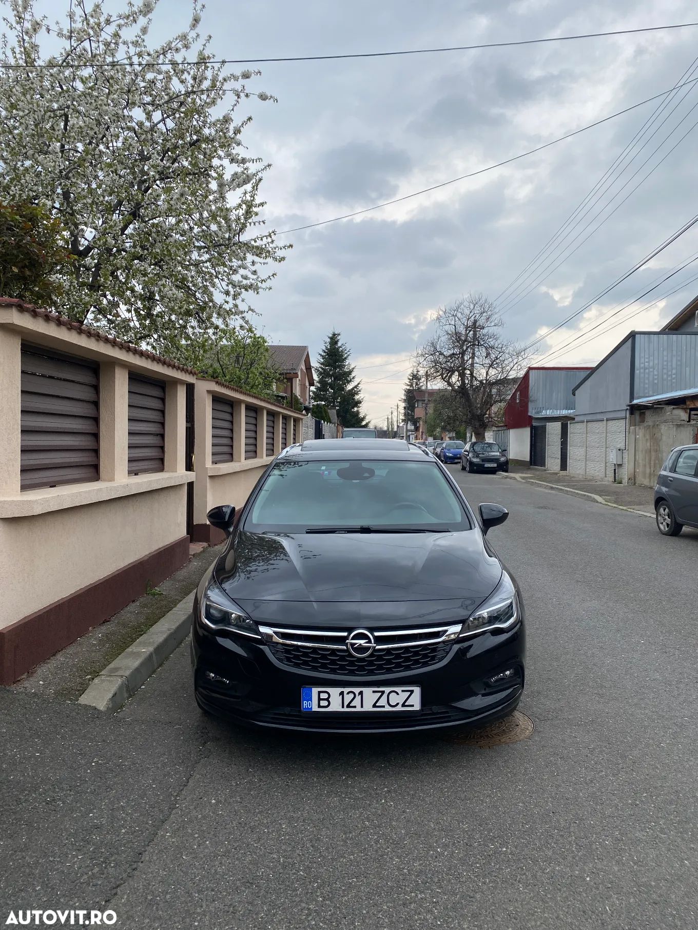 Opel Astra 1.6 CDTI Enjoy Aut. - 1