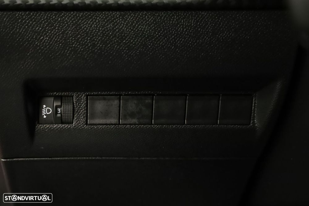 Peugeot 2008 1.2 PureTech Allure - 20