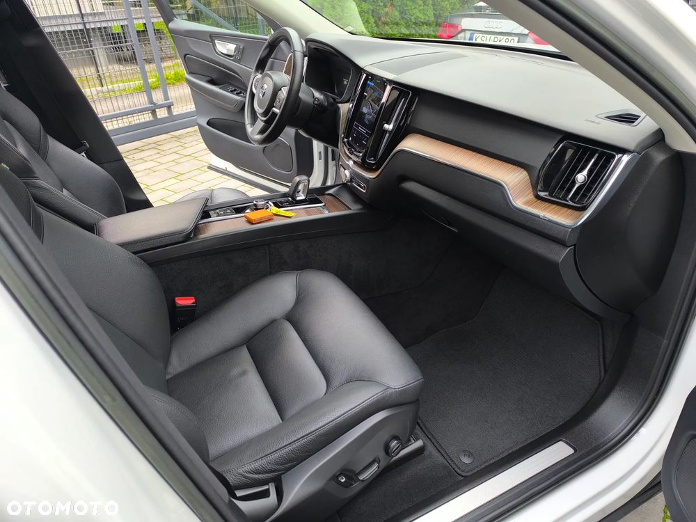 Volvo XC 60 B5 B AWD Geartronic Momentum Pro - 15