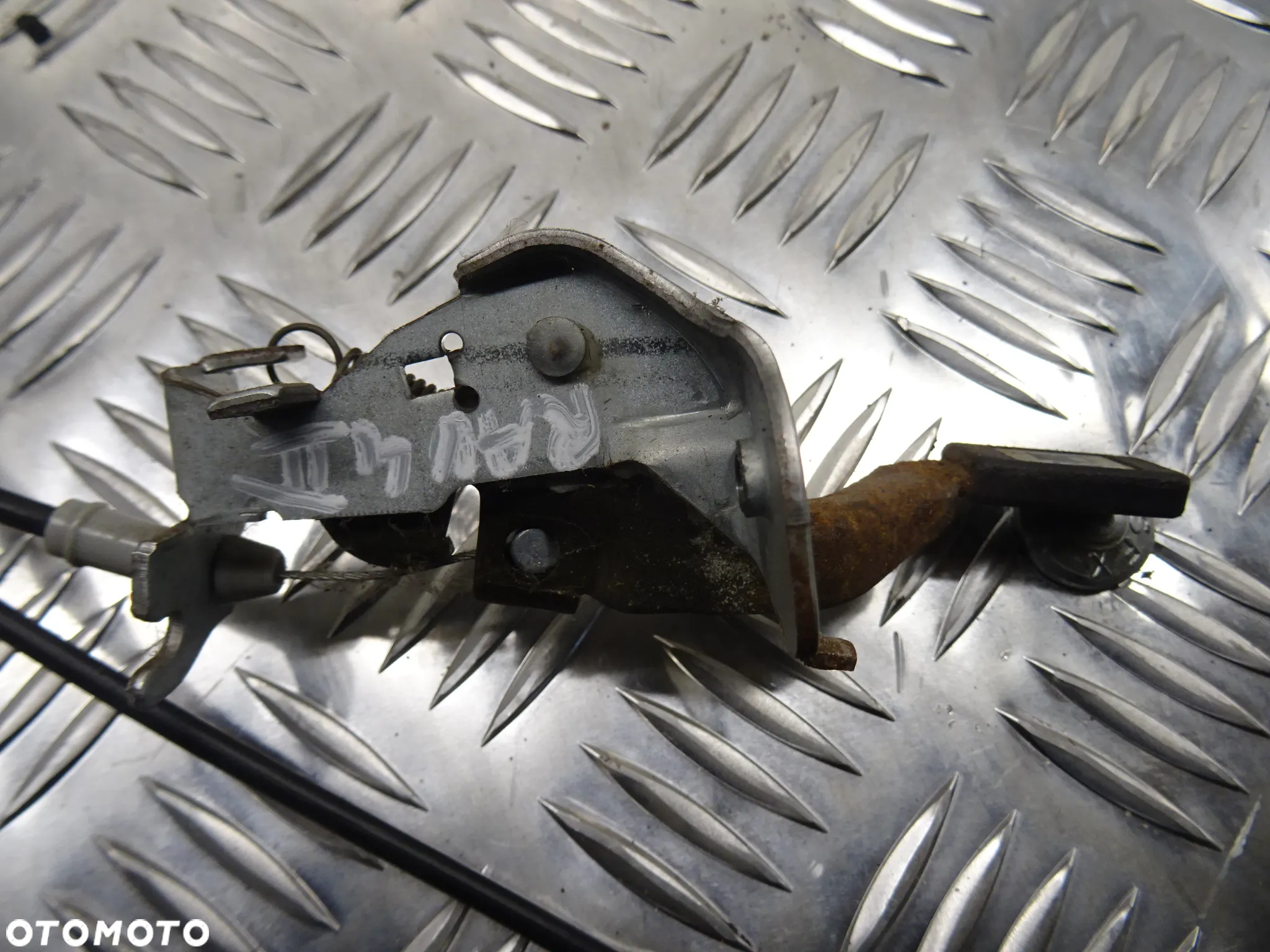 TOYOTA RAV4 II 00-03 2.0 B LINKA RĄCZKA KLAPKI WLEWU PALIWA - 4