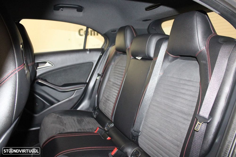 Mercedes-Benz A 180 d AMG Line Aut. - 33