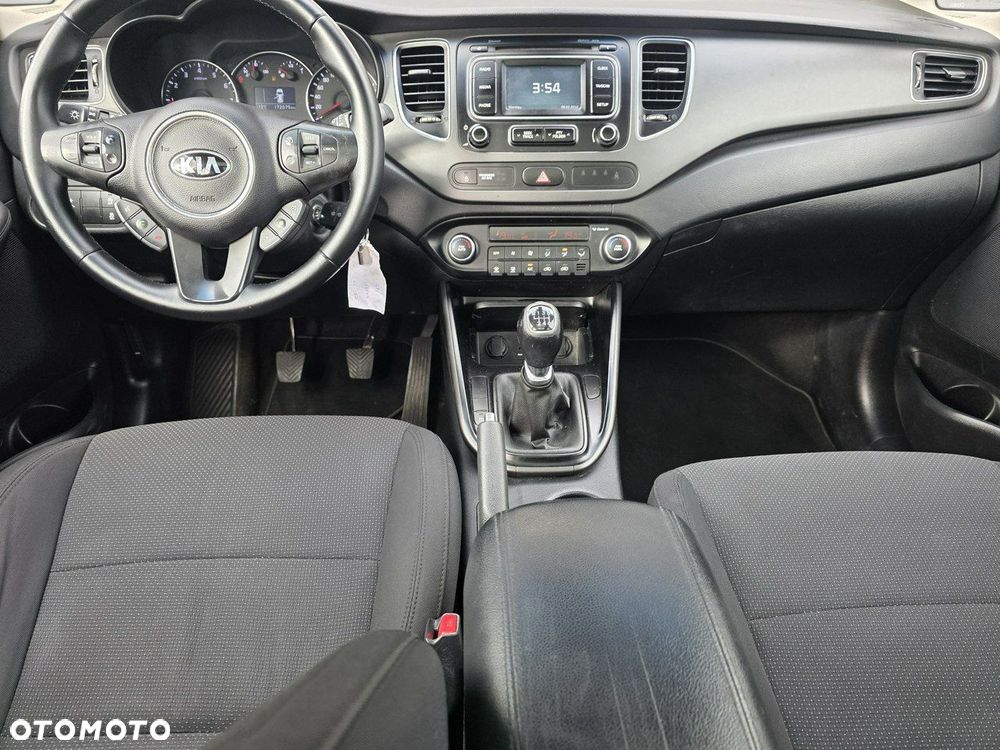 Kia Carens - 13