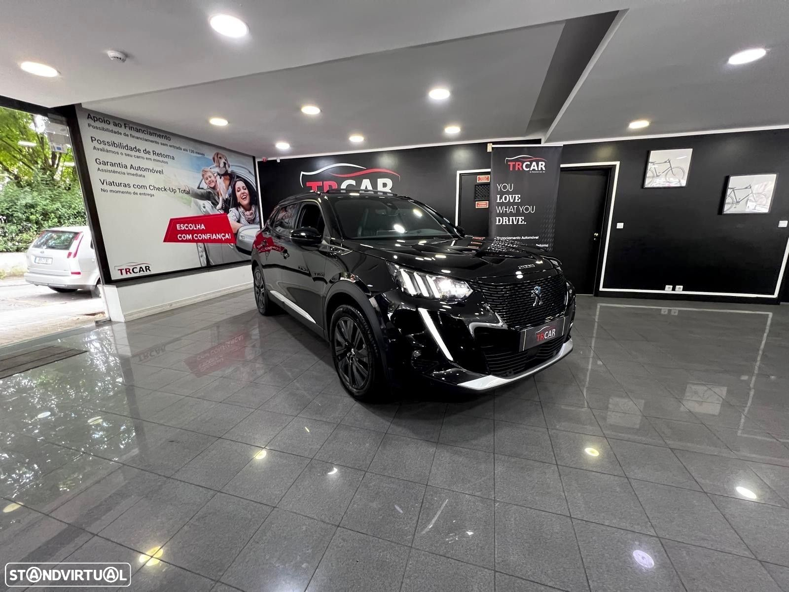 Peugeot e-2008 50 kWh GT - 19