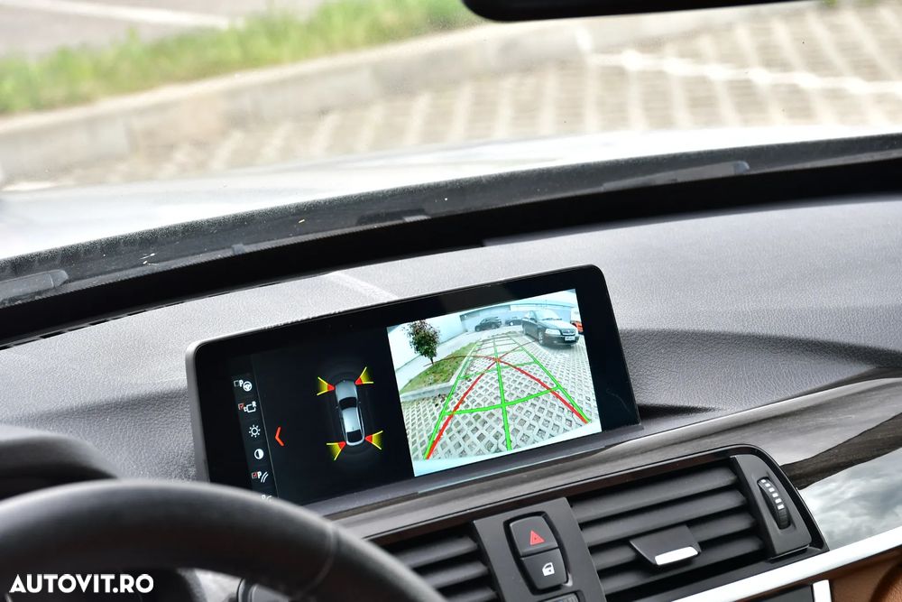 BMW Seria 3 320d Aut. Luxury Line - 12