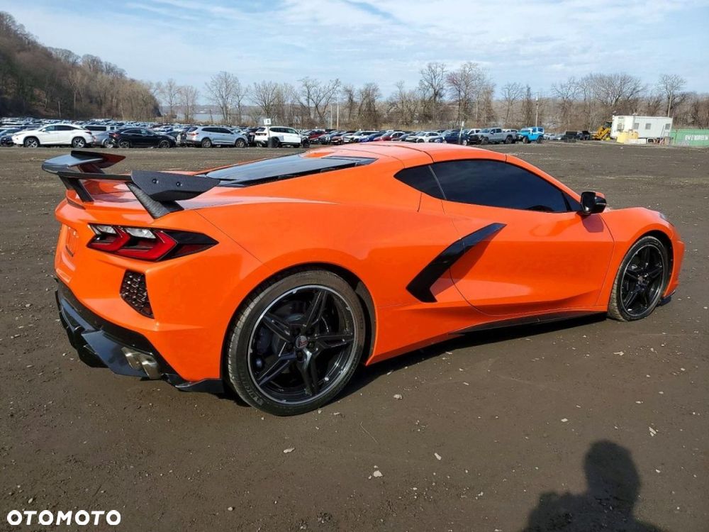 Chevrolet Corvette - 4