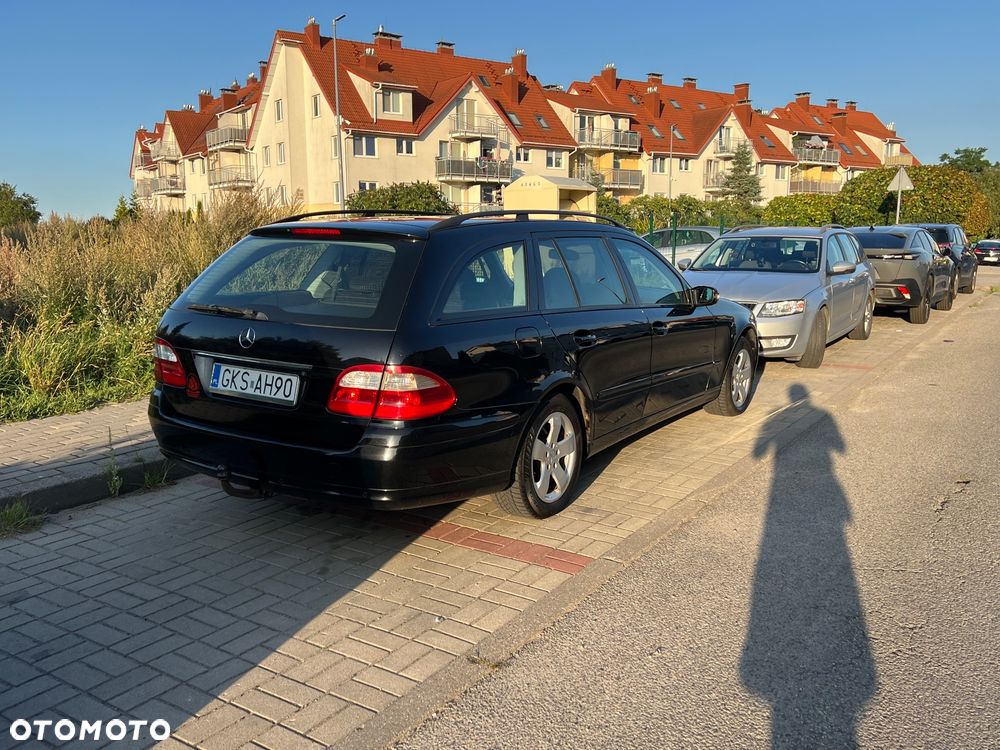 Mercedes-Benz Klasa E 270 CDI T Classic - 31