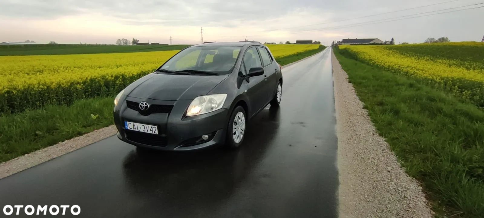 Toyota Auris 1.6 VVT-i Sol - 1