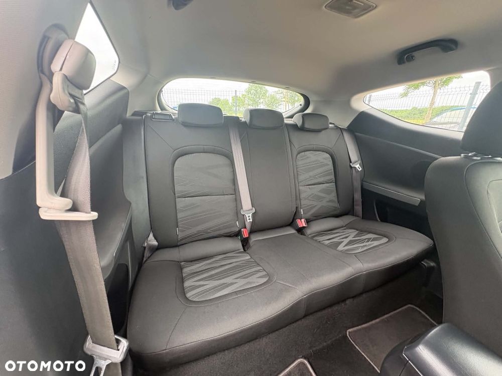 Kia ProCeed 1.4 L - 10