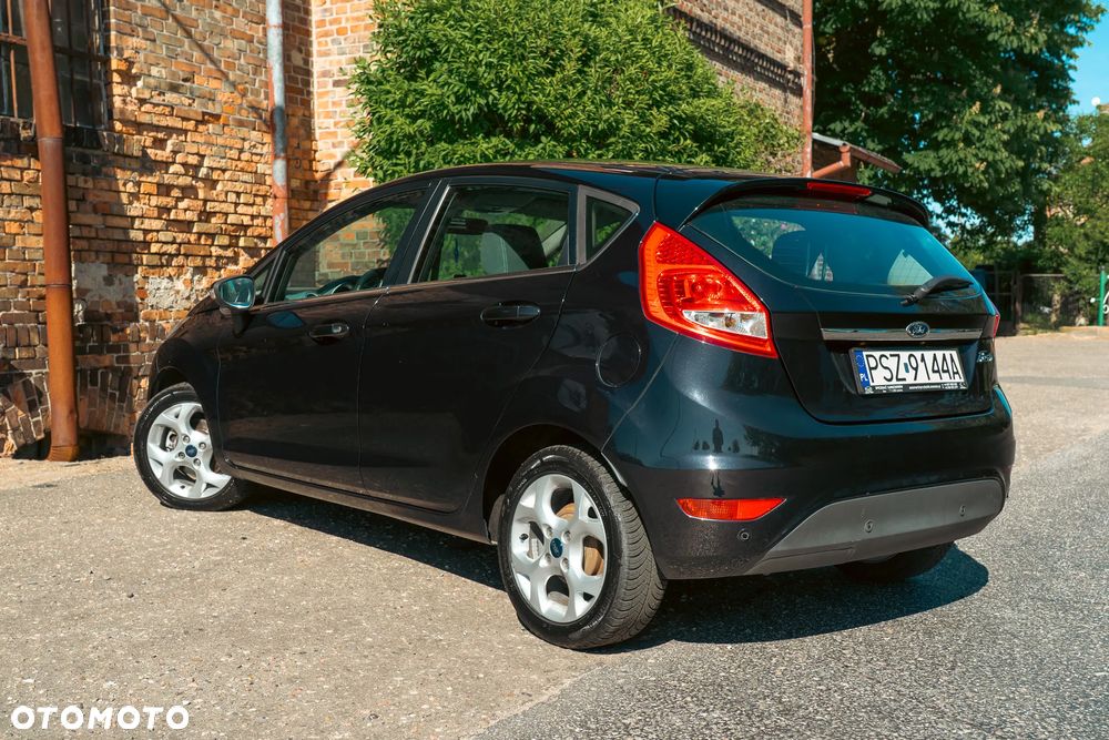 Ford Fiesta - 2