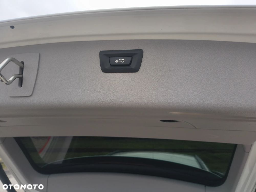 BMW Seria 3 320d Touring Sport Line - 15