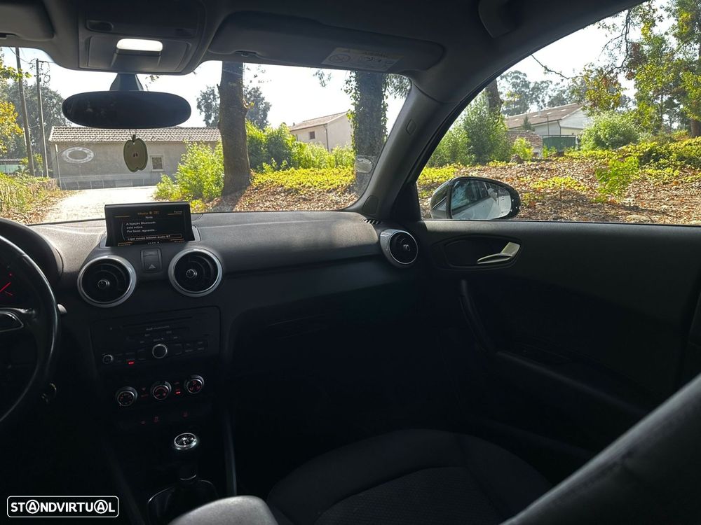 Audi A1 Sportback 1.6 TDI S-line - 25