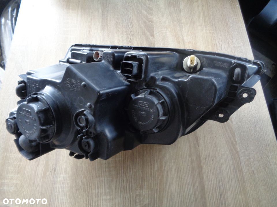 KIA SORENTO LAMPA PRAWA PRZÓD PRZEDNIA EUROPA - 2
