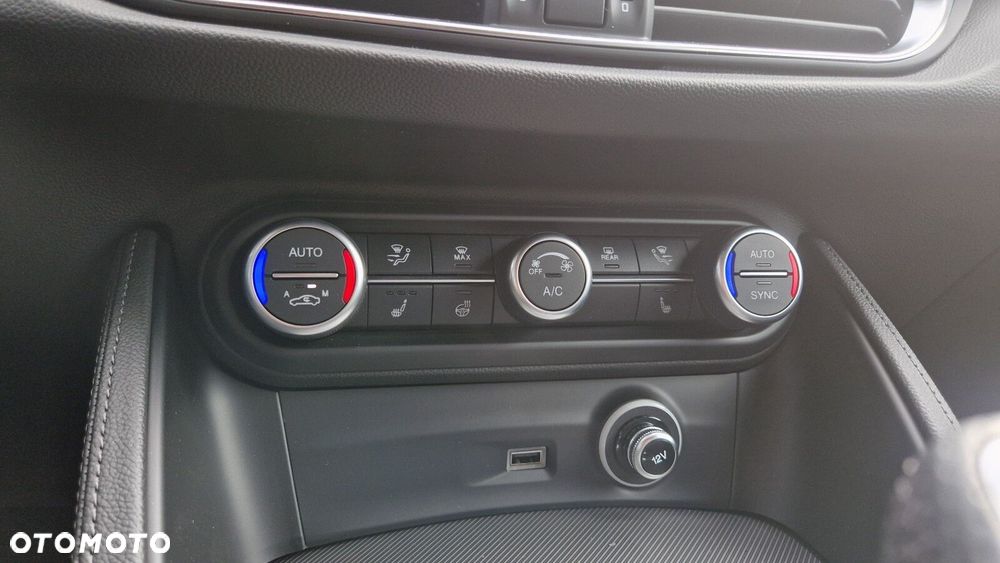 Alfa Romeo Stelvio 2.2 JTDM Veloce Q4 - 25