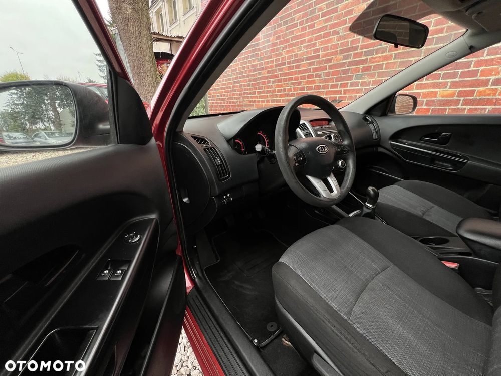 Kia Ceed - 7