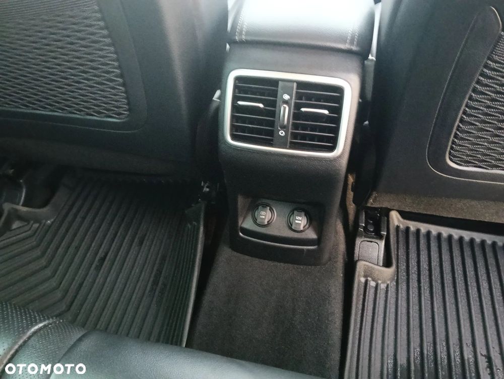 Kia Sportage 1.6 GDI 2WD DREAM-TEAM EDITION - 17