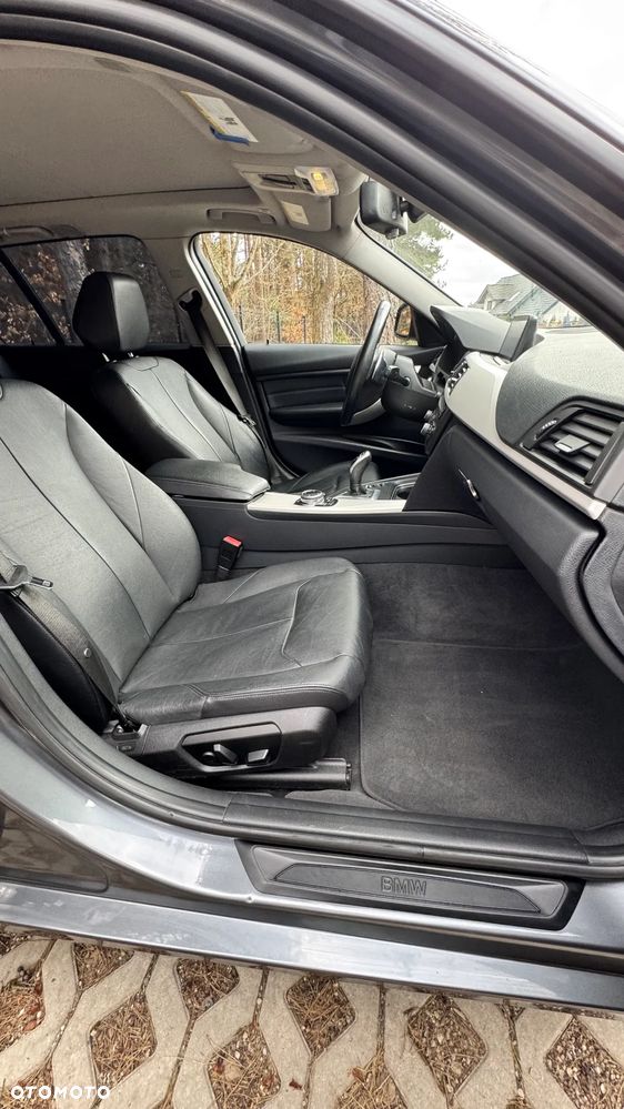 BMW Seria 3 328i xDrive - 18