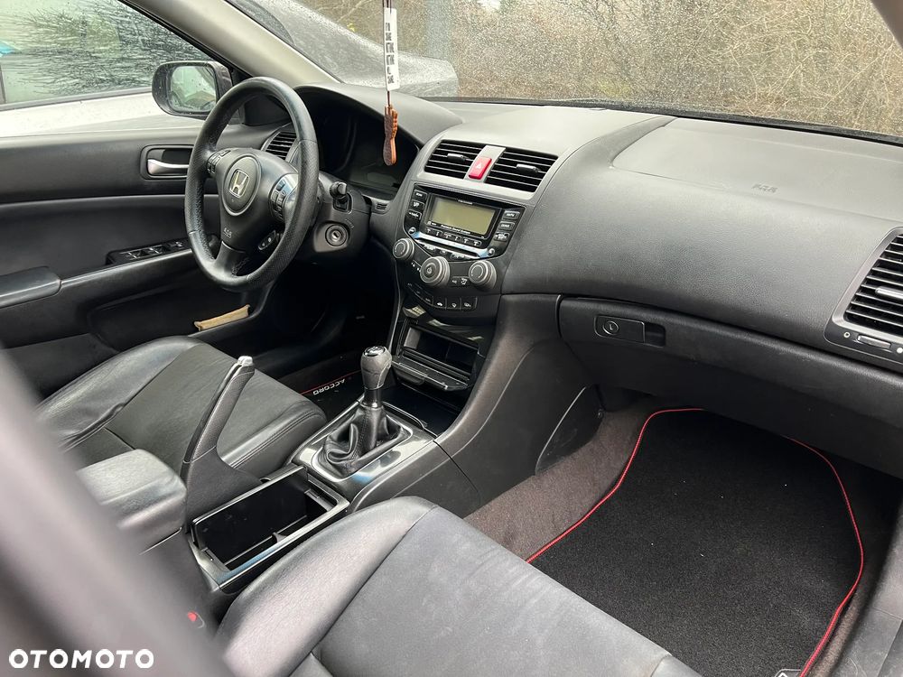 Honda Accord 2.0 Sport - 16