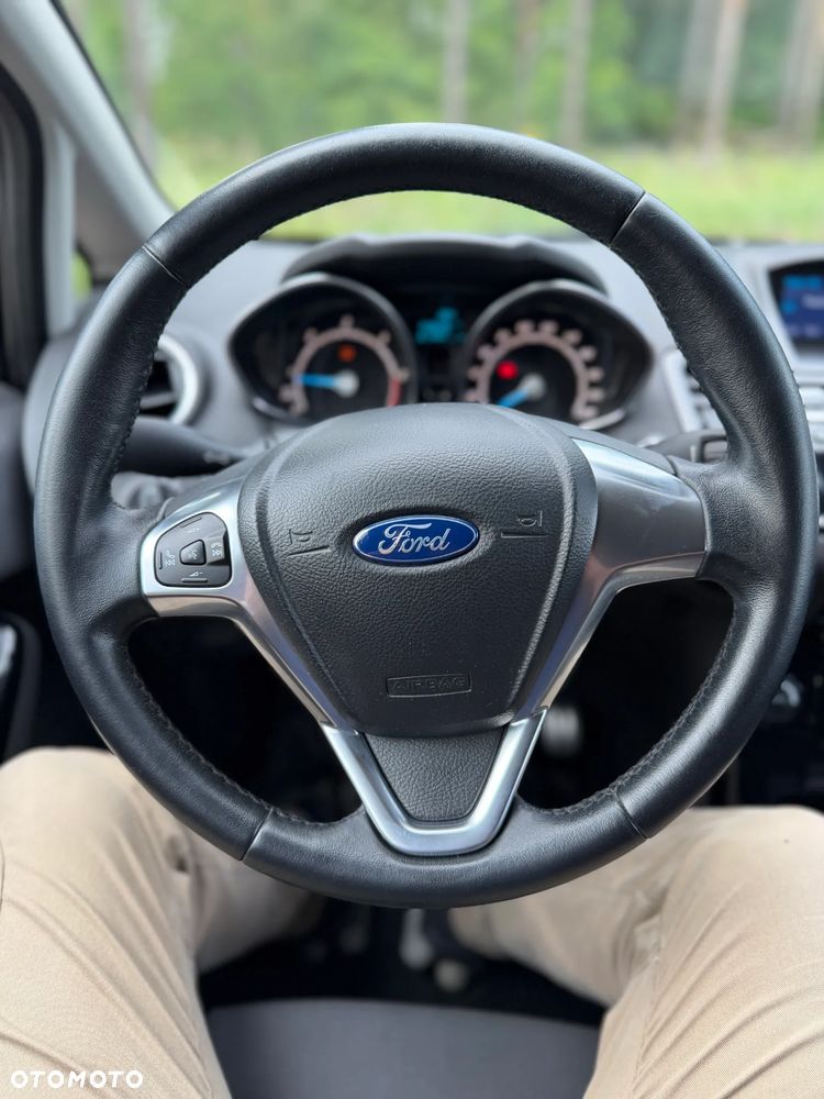 Ford Fiesta - 34