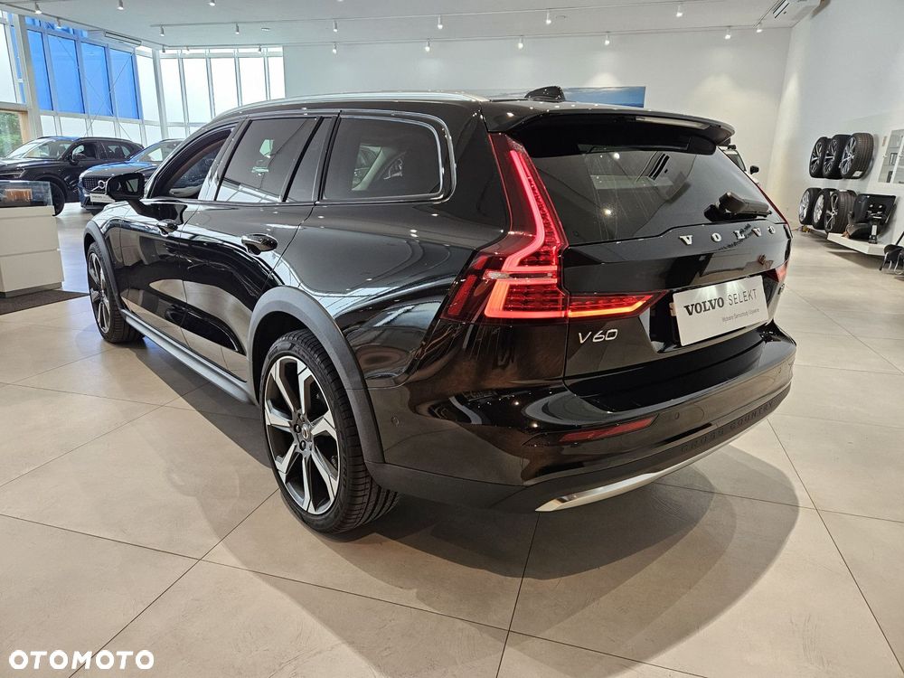 Volvo V60 Cross Country - 8