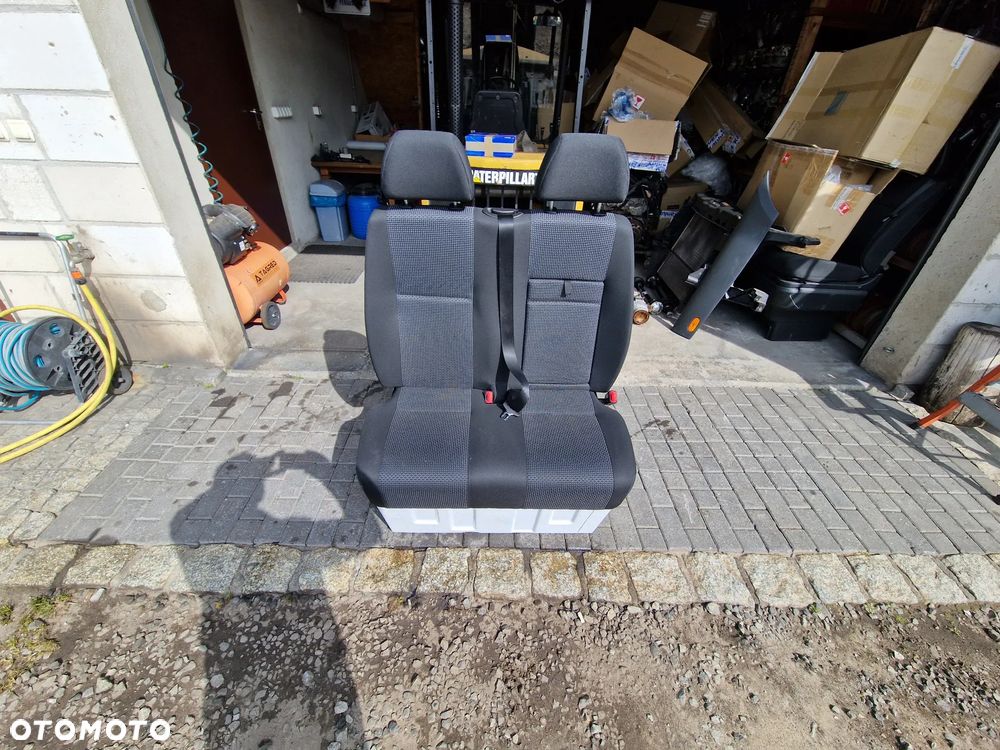 FOTEL PRAWY MERCEDES SPRINTER 906 VW CRAFTER - 1