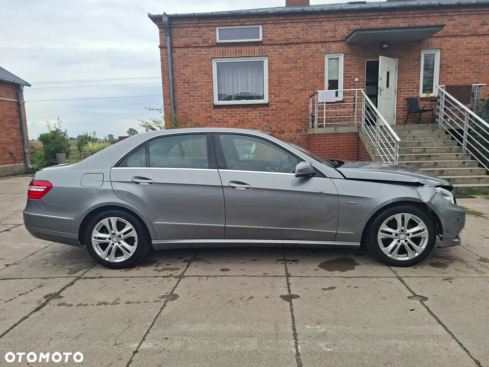 Mercedes-Benz Klasa E 220 CDI BlueEff Avantgarde - 8
