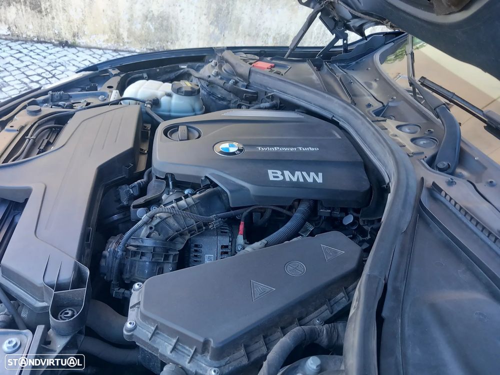 BMW 320 d Line Sport - 14