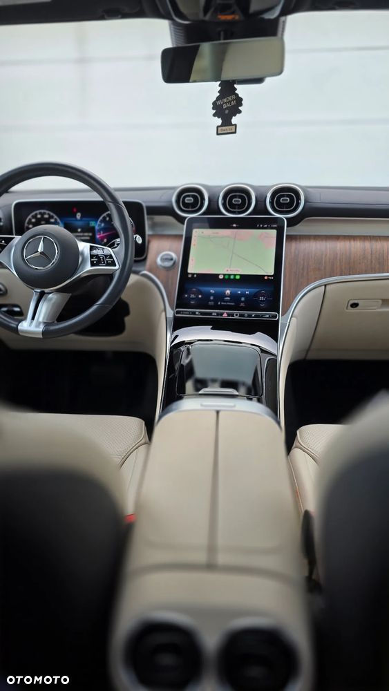 Mercedes-Benz GLC - 12