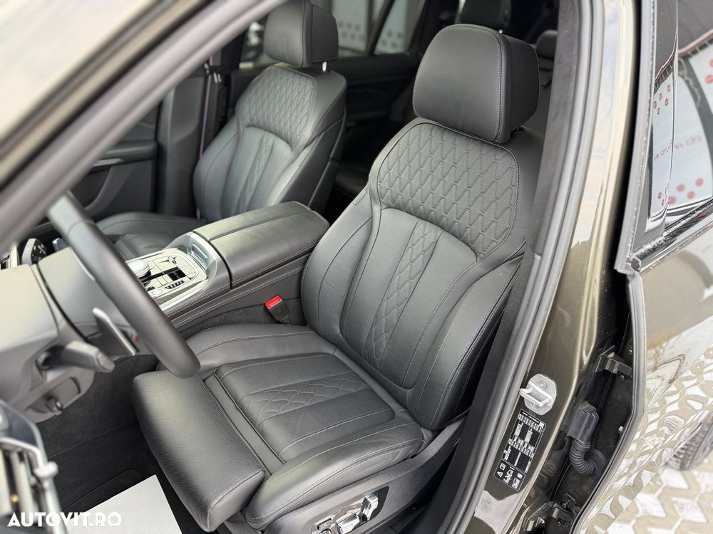 BMW X7 M60i xDrive AT MHEV - 14