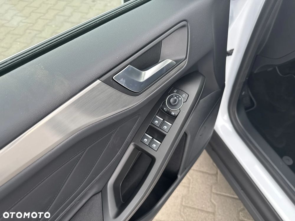 Ford Focus 1.0 EcoBoost Titanium X - 11