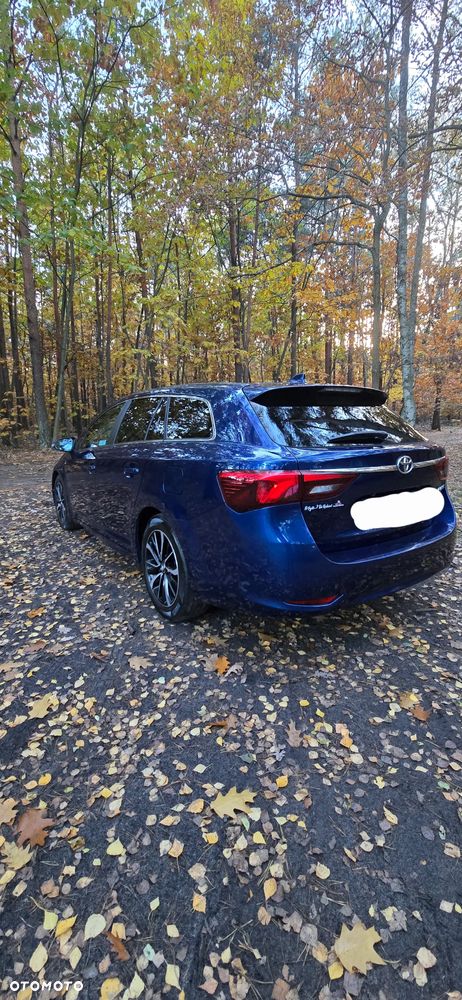 Toyota Avensis 2.0 D-4D Premium - 6