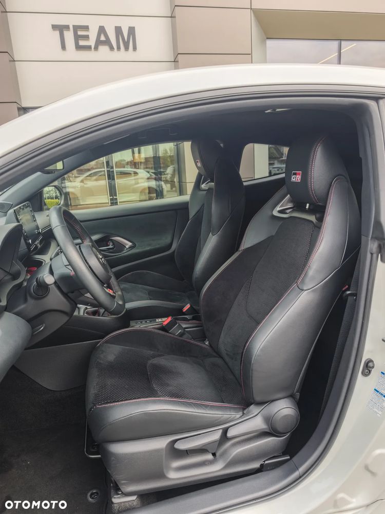 Toyota Yaris GR 1.6 Dynamic - 2