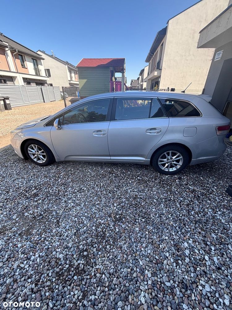 Toyota Avensis 2.0 D-4D 2010 - 4