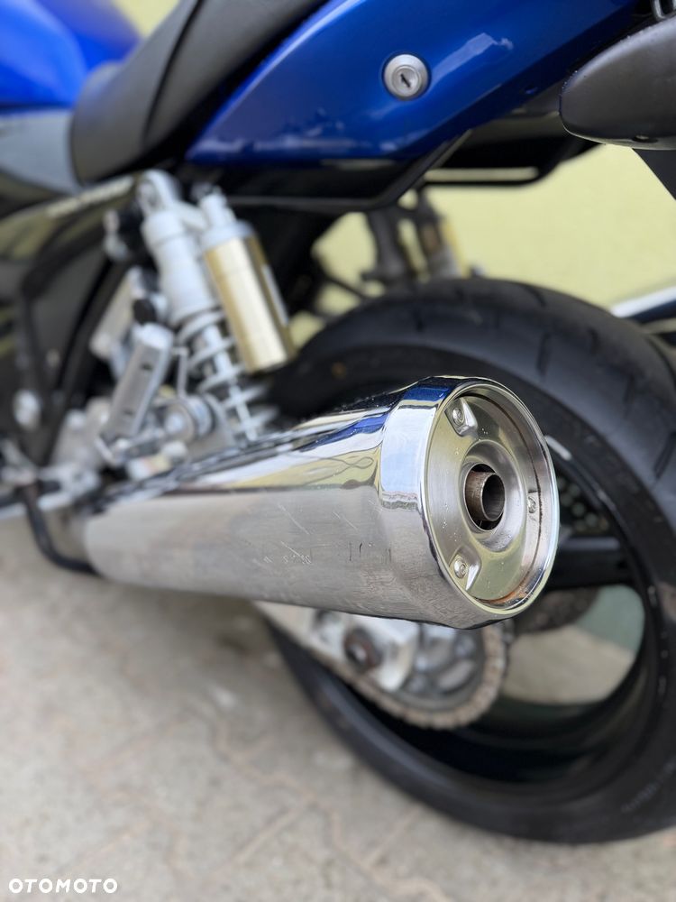 Suzuki GSX - 24