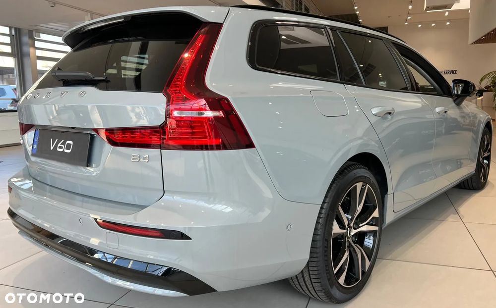 Volvo V60 B4 B DKG Plus Dark - 10