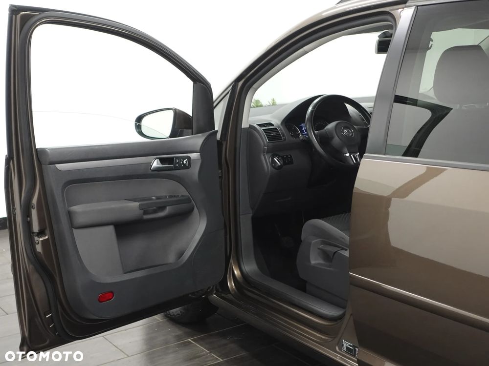 Volkswagen Touran - 17
