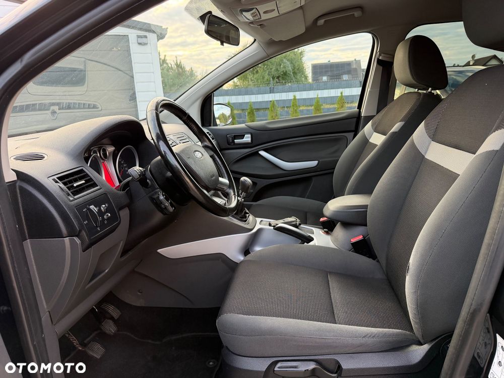 Ford Kuga 2.0 TDCi 2x4 Titanium - 5