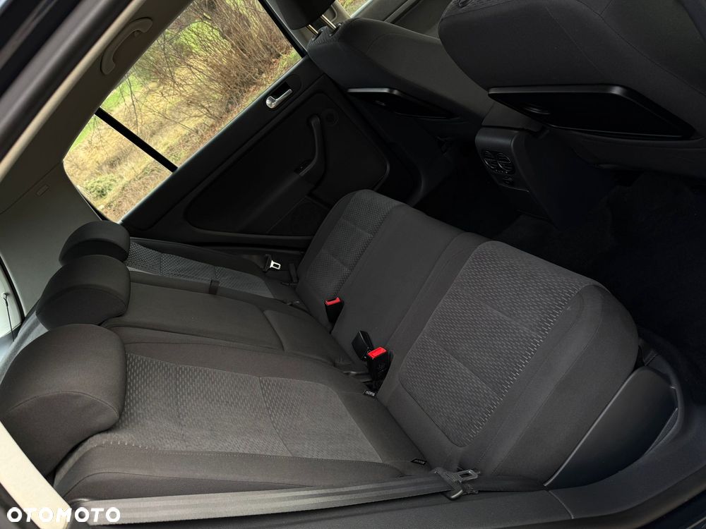 Volkswagen Golf Plus 2.0 TDI DPF Trendline - 12