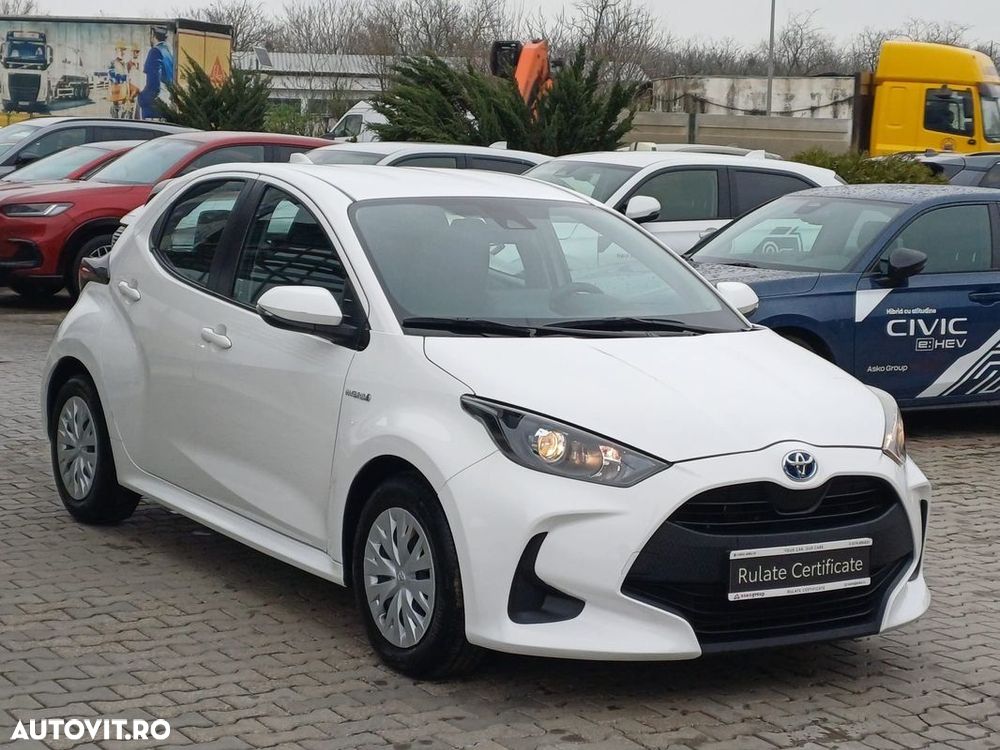 Toyota Yaris 1.5 VVT-i HSD Active - 4
