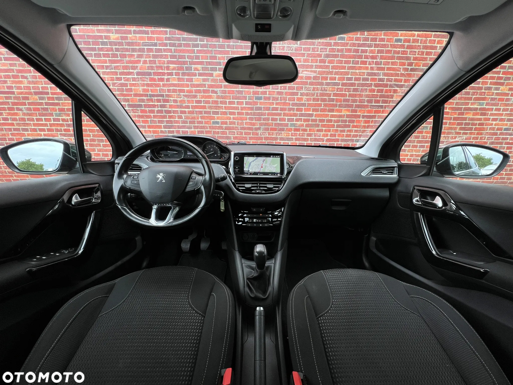 Peugeot 208 - 6