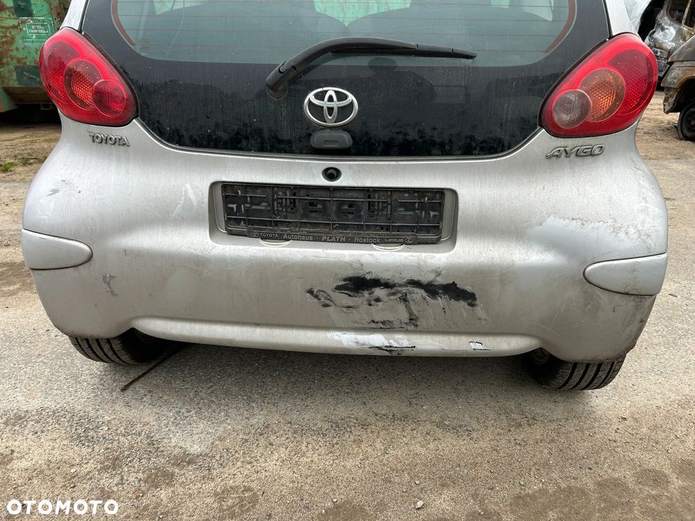 ZDERZAK TYLNY TYŁ TOYOTA AYGO I - 3