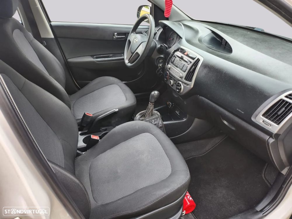 Hyundai i20 - 14