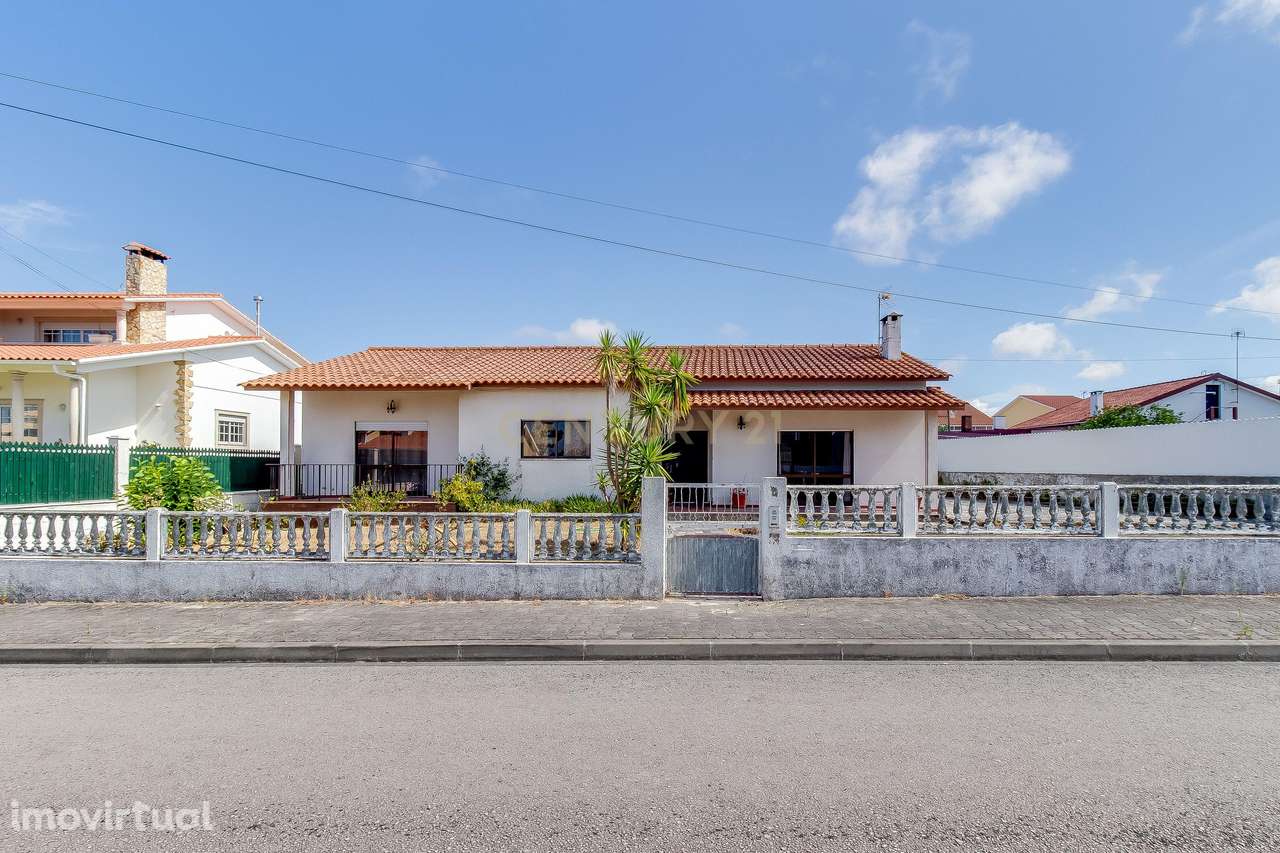 Excelente Moradia T4 localizada num lote de terreno de 934m2, em Vieir - Grande imagem: 2/43