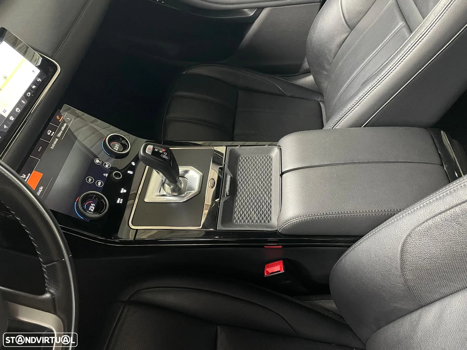 Land Rover Range Rover Evoque 1.5 P300e AWD R-Dynamic SE Auto - 27