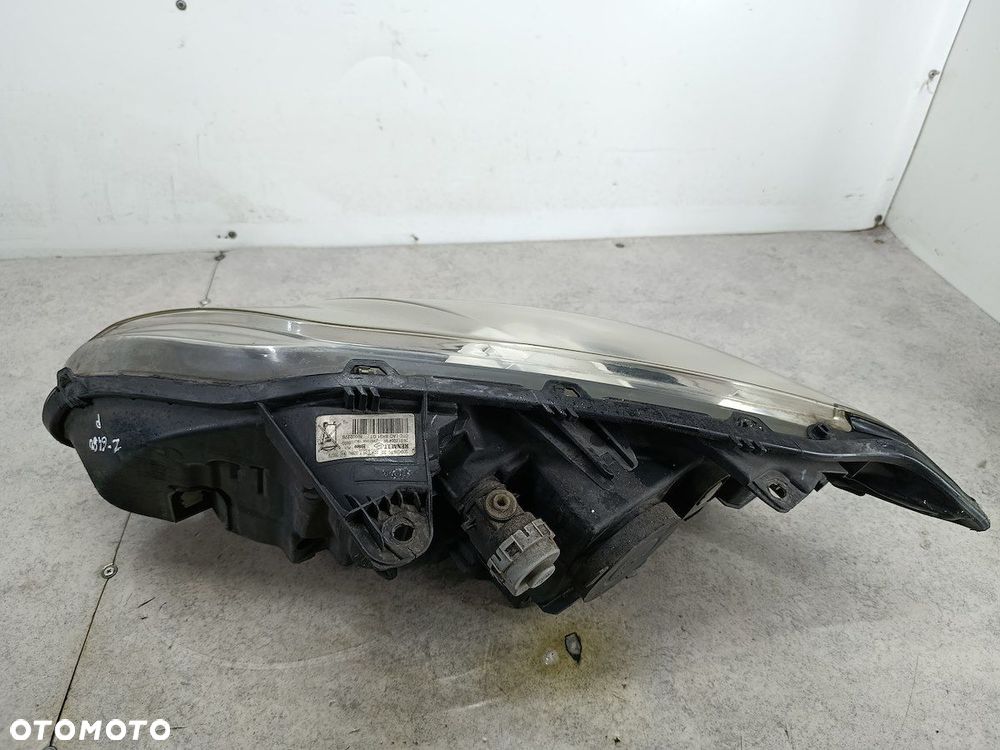 LAMPA PRZÓD PRAWA XENON RENAULT LAGUNA III 260100043R 89902279 89034934 - 8