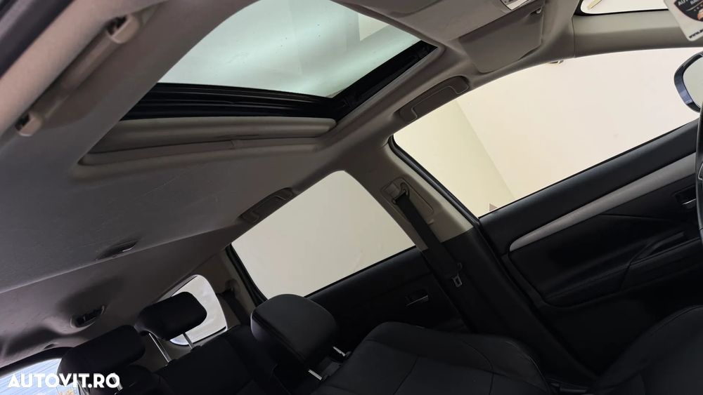 Mitsubishi Outlander 2.0 4WD Plug-In Hybrid - 18
