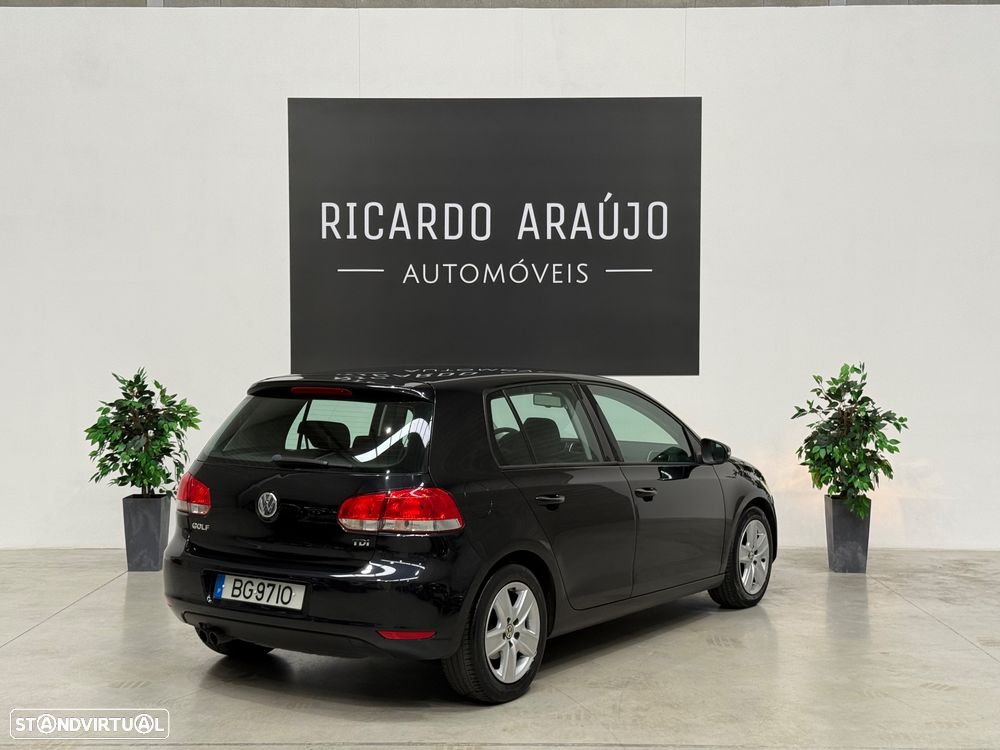 VW Golf 2.0 TDi Confortline - 4